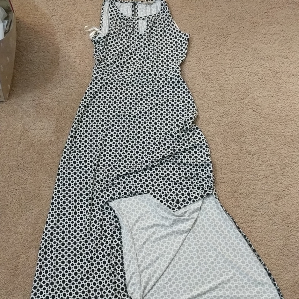 Dress - Picture 2 of 4
